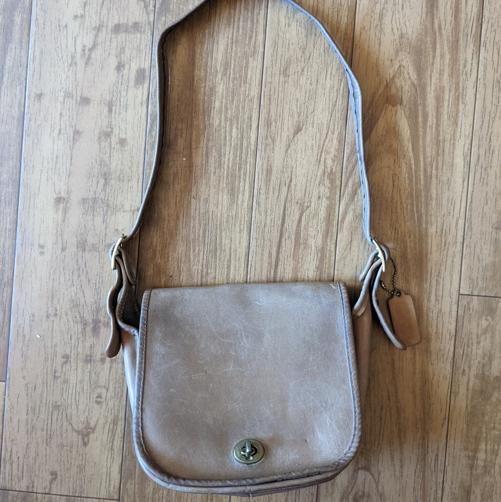 Vintage Coach Small Shoulder Bag №9530 in Putty